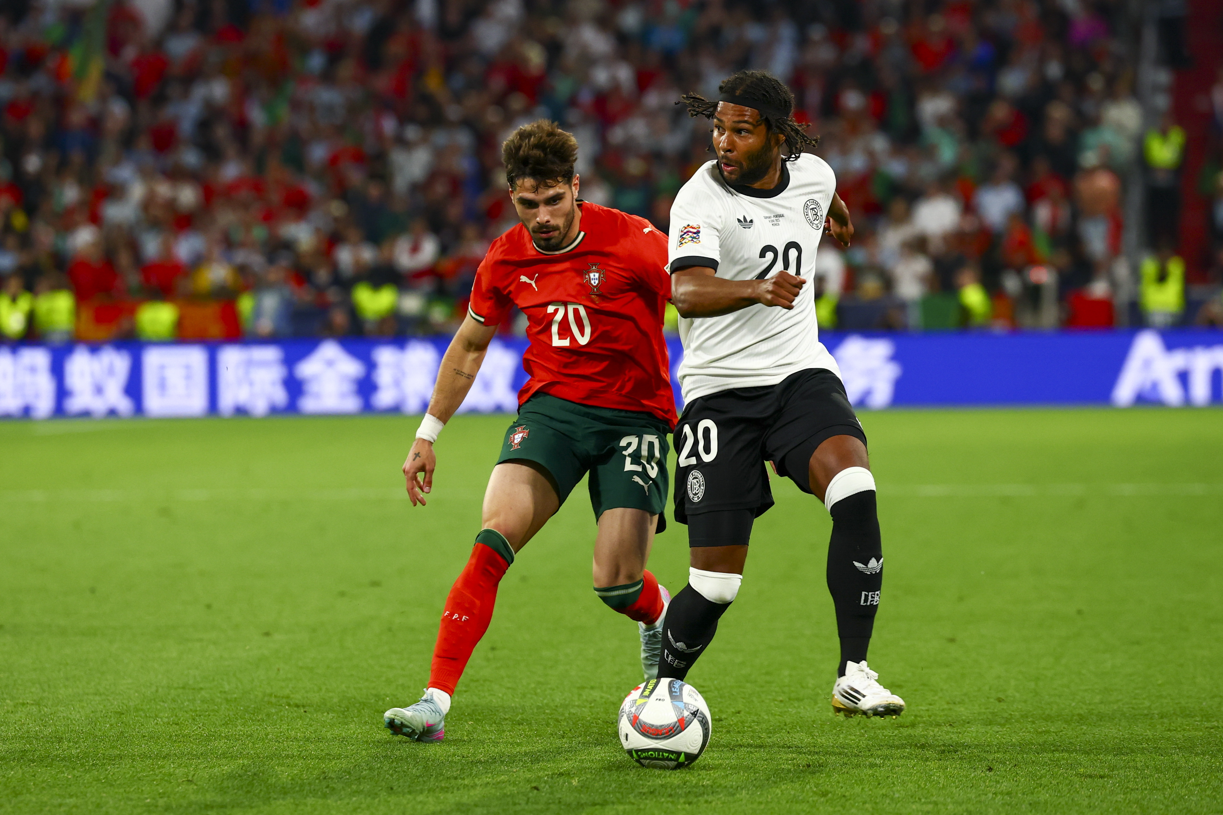 包含国际比赛日葡萄牙体育单刀错失:欧冠节点到来,媒体盛赞,赛程密集仍需轮换的词条 包含国际比赛日葡萄牙体育单刀错失:欧冠节点到来,媒体盛赞,赛程密集仍需轮换的词条